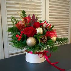 Small Christmas Rose Hatbox 