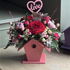 Valentines Birdhouse Flowers 